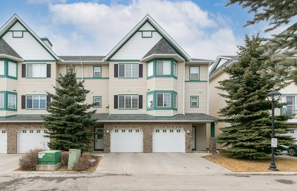 I have sold a property at 70 Cougar Ridge MEWS SW in Calgary
