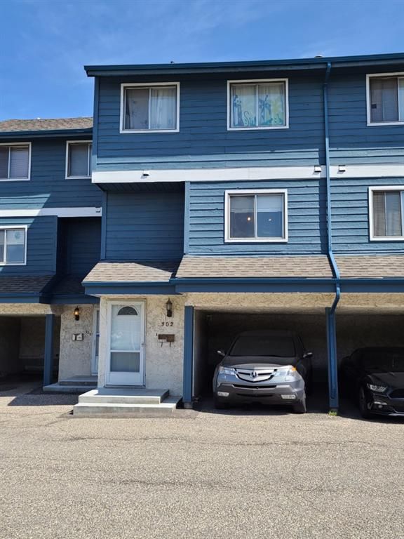 I have sold a property at 302 919 38 STREET NE in Calgary
